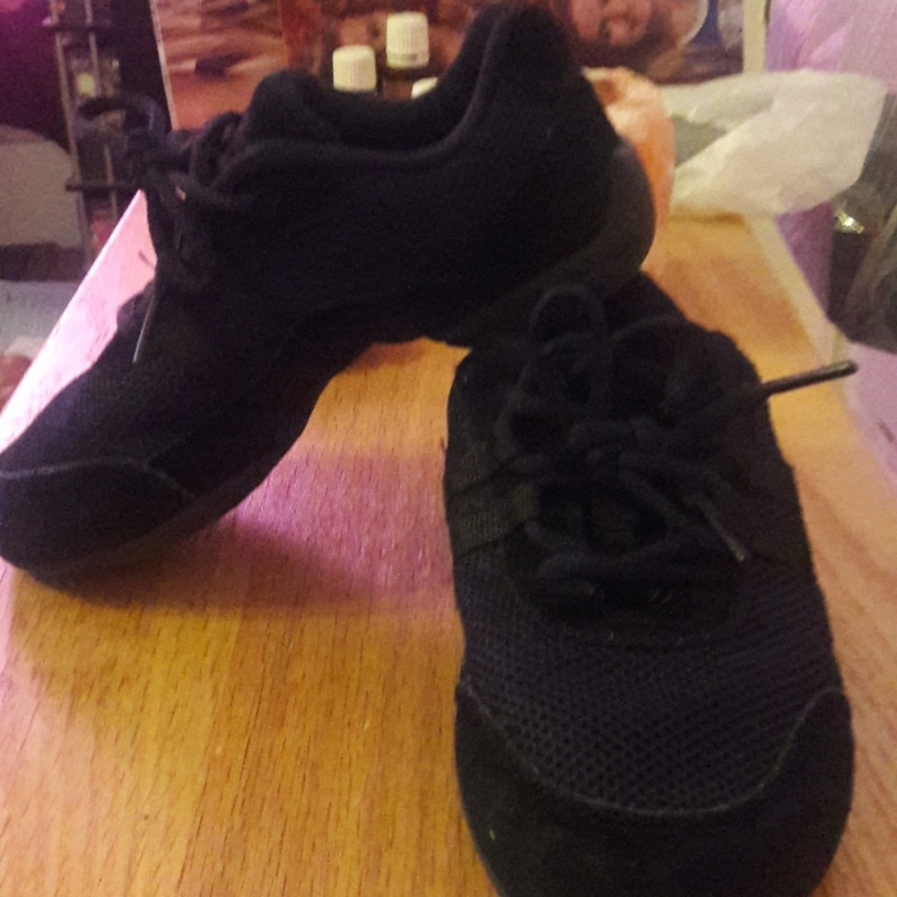 Kids size 13 Sansha hip hop sneakers